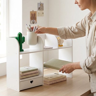 Organisateur de bureau avec livre
