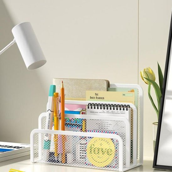 Organisateur de bureau blanc trois espace