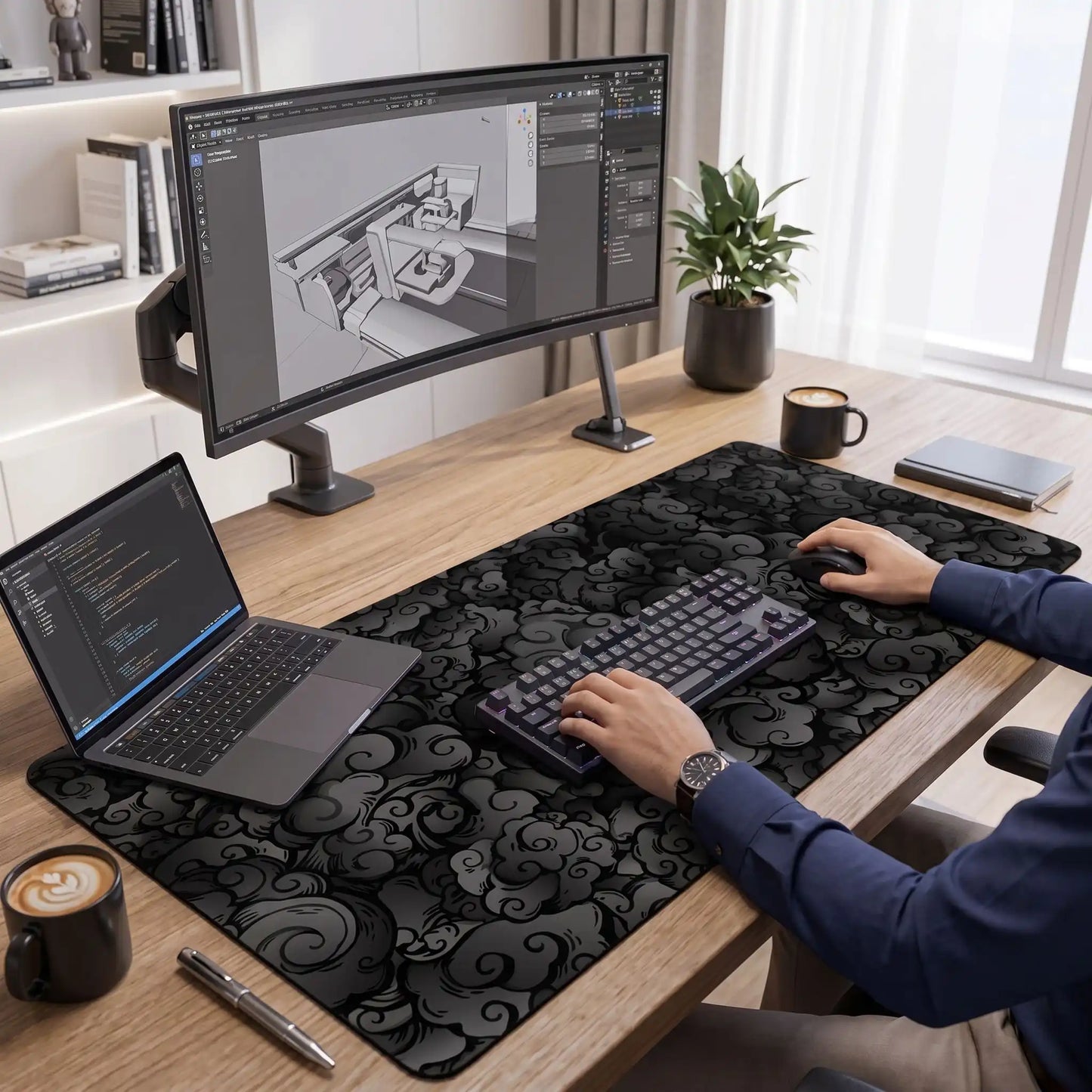 personne utilisant grand sous main bureau noir