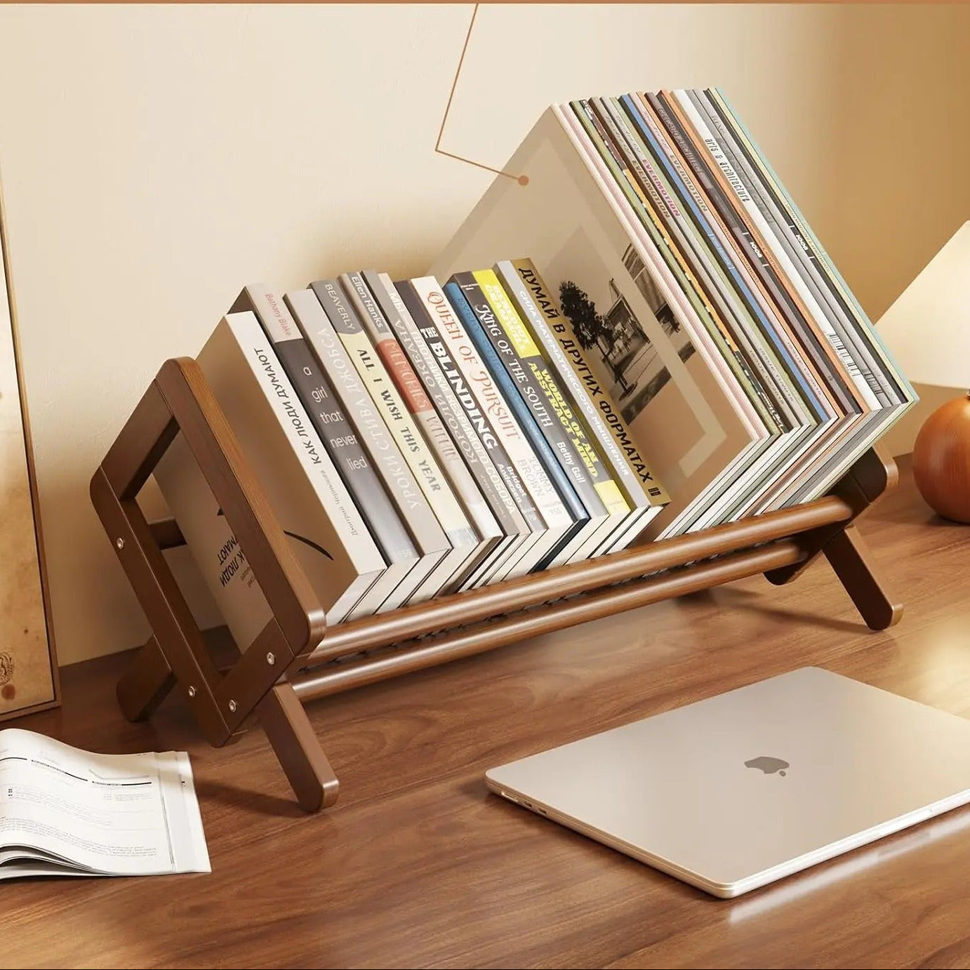rangement livre sur bureau